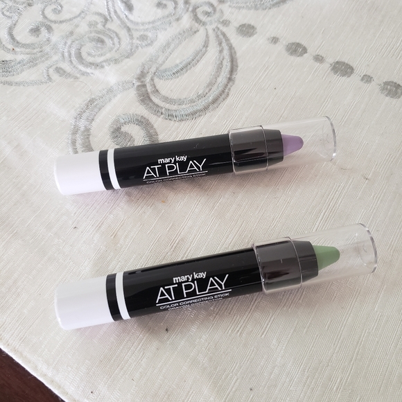 Color correcting stick - Picture 2 of 3